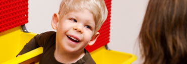 Pojke med Legobox